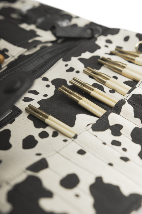 Canvas Billie_Cow Print_Detail A Billie Organizer